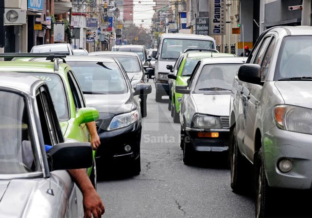 Poco movimiento. En los hospitales públicos y centros de salud de la ciudad la atención estuvo resentida porque al paro también se sumaron los profesionales nucleados en Amra y Siprus.