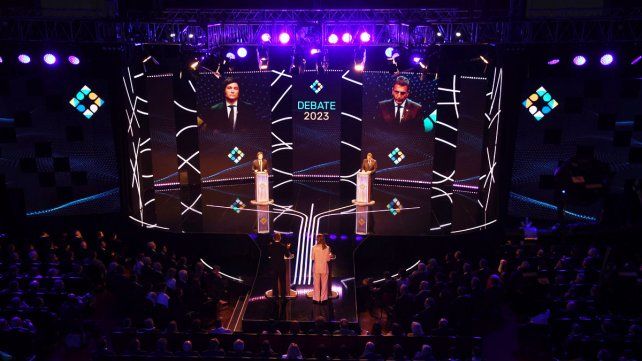 Este domingo se realiza el tercero y último debate presidencial previo al balotaje del 19 entre Sergio Massa y Javier Milei.