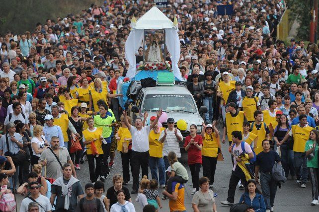 Multitudinaria peregrinación desde Rosario al santuario de San Nicolás