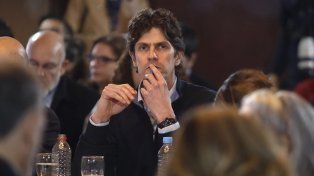 Hay plata para todo, pero no 18 mil pesos para los jubilados, dijo Lousteau, jefe del radicalismo.
