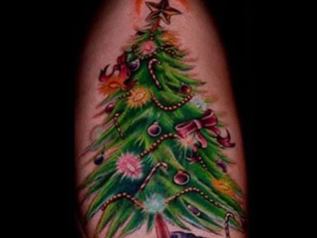 Zoncera navideña: una galería de tatuados con motivos navideños