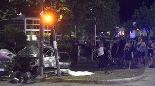 La tragedia vial en la costanera central dejó dos víctimas fatales.