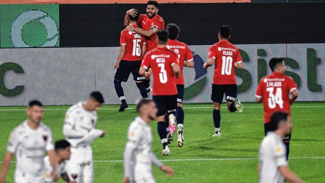 Independiente logró un gran triunfo ante Colón en su cancha.