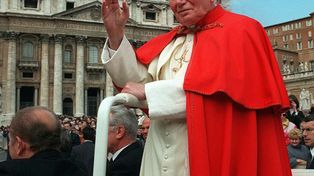 Juan Pablo II será nombrado santo por un decreto que firmó el Papa argentino