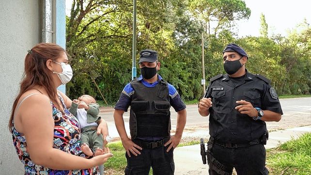 Policías salvaron la vida de un bebé con maniobras de RCP