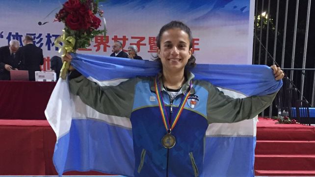 Milagros Pereira nació con una bocha en las manos
