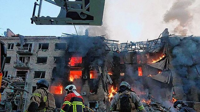 Ataque masivo: Rusia lanzó un ataque aéreo sobre Kiev con 690 misiles y drones.