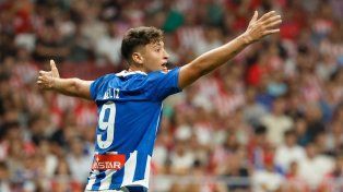Alejo Veliz tiene contrato con Tottenham y el club pretende venderlo. La propuesta de Central fue rechazada.