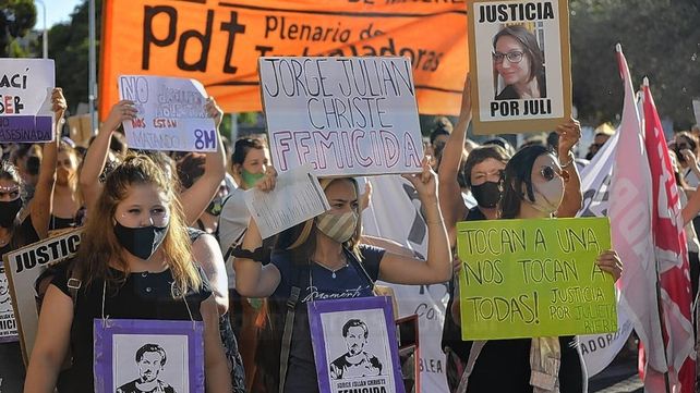 {altText(#8M: Masiva marcha de Mujeres y disidencias en Paraná&nbsp;,#8M: Masiva marcha de Mujeres y disidencias en Paraná )}
