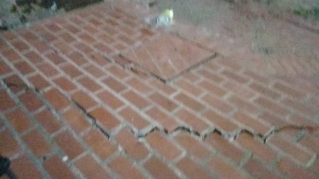 Las impactantes imágenes del derrumbe de la barranca de la zona del Parque España