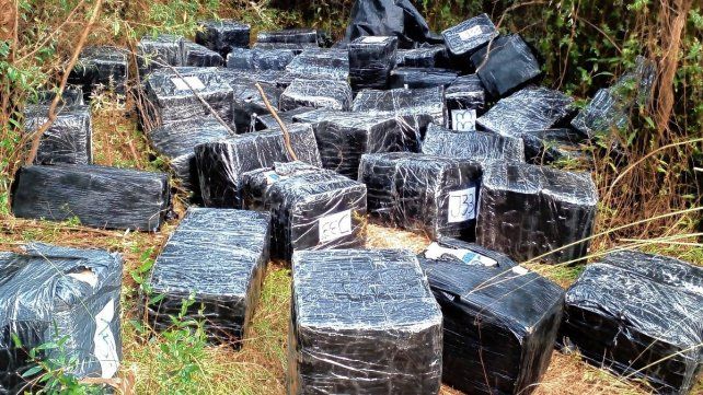 La policía de Entre Ríos fue alertada sobre paquetes sospechosos a orillas del río.