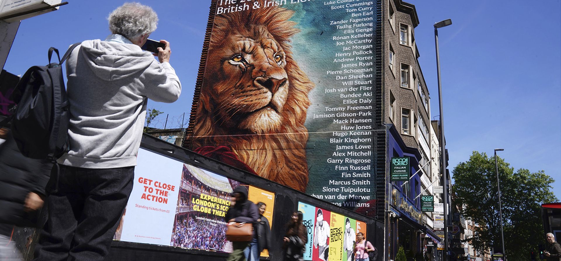 Vista general de un mural de los British & Irish Lions con los nombres de los jugadores seleccionados para la gira por Australia, en Whitechapel, Londres, el viernes 9 de mayo de 2025. (Ben Whitley/PA vía AP) Vista general de un mural de los British & Irish Lions con los nombres de los jugadores seleccionados para la gira por Australia, en Whitechapel, Londres, el viernes 9 de mayo de 2025. (Ben Whitley/PA vía AP)