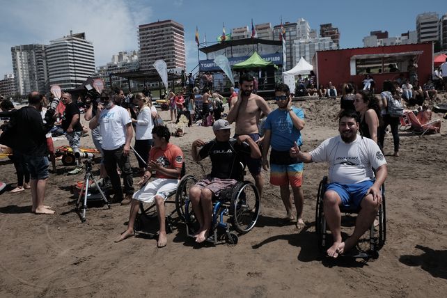 Las 18 fotos del primer Campeonato Sudamericano de surf adaptado