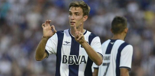 Komar sigue siendo el zaguero central que pide el Kily González para reforzar la defensa canalla.