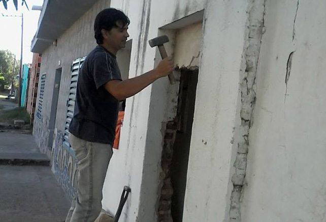 Restauración. Los vecinos se encuentran trabajando en la restauración del edificio de Juan Díaz de Solís al 1400.