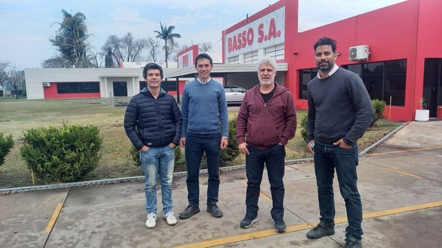 Clientes visitando la planta.