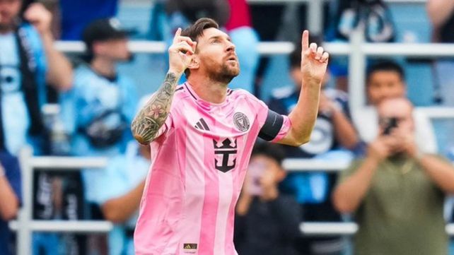 La reacción de Lionel Messi al ser consultado sobre su futuro