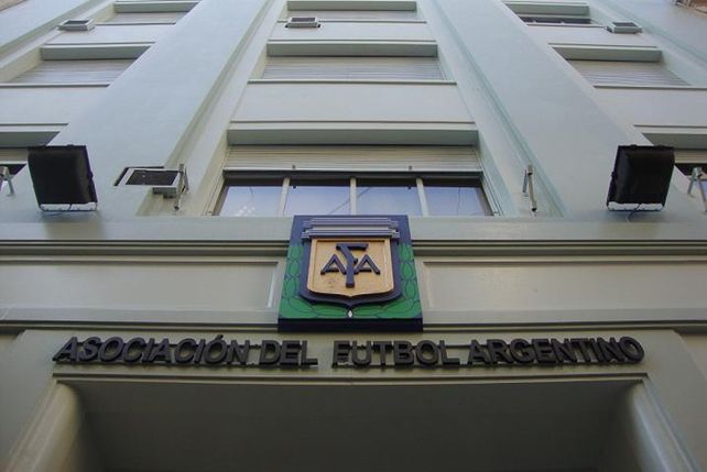 La AFA decretó siete días de duelo: no habrá fútbol