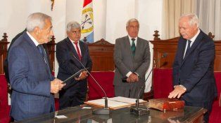 Jura del nuevo ministro de la Corte Suprema de Santa Fe, Rubén Weder.
