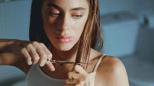 Tini abre su corazón con su nuevo disco, Un mechón de pelo
