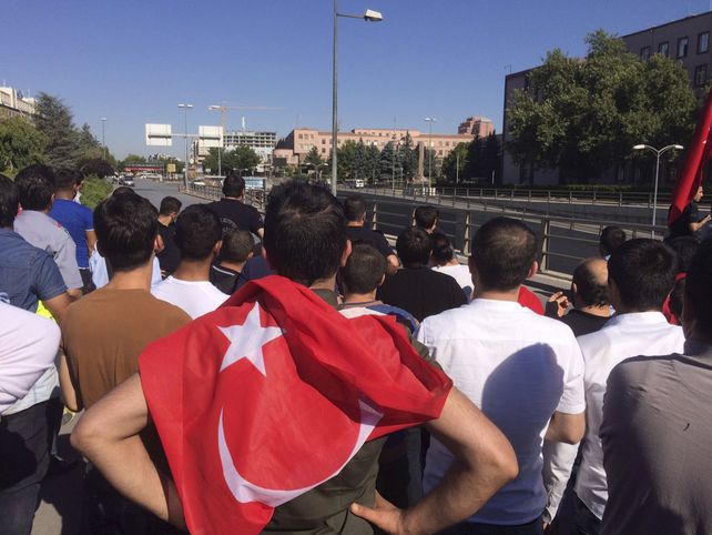 El intento de golpe de Estado en Turquía dejó 265 muertos