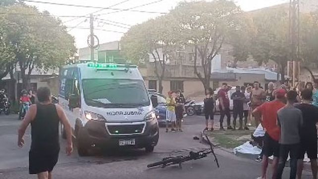 Una ambulancia del Sies llegó al lugar del crimen