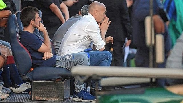 Paolo Montero dejó de ser el técnico de San Lorenzo.