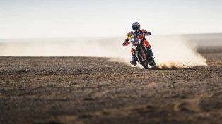 Rally Dakar: Benavides y Yacopini se mantienen en el top 10 en motos y autos