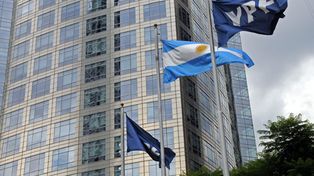 Principio de acuerdo con España por la compensación de la expropiación del 51% de YPF