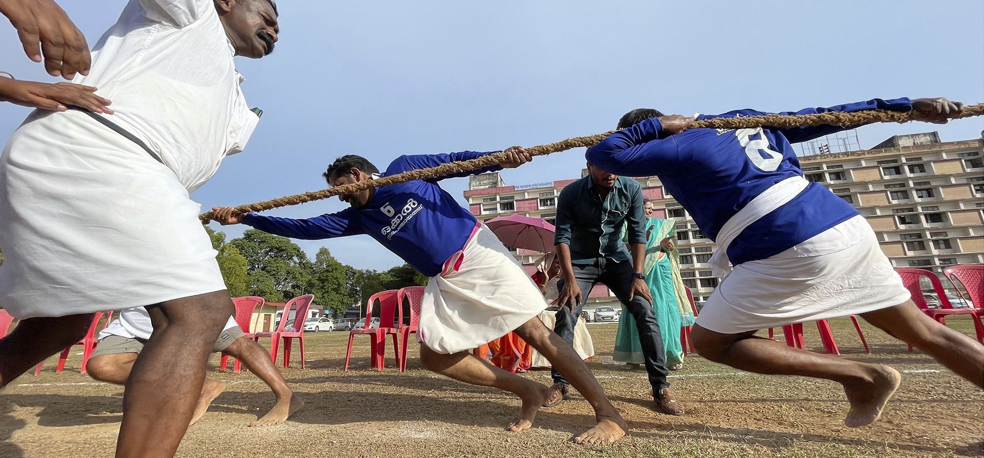 Participantes concursan en un juego de tira y afloja organizado como parte del festival de la cosecha de diez días Onam en Kochi, estado sureño de Kerala, India, el martes 22 de agosto de 2023. (Foto AP/R S Iyer) Participantes concursan en un juego de tira y afloja organizado como parte del festival de la cosecha de diez días Onam en Kochi, estado sureño de Kerala, India, el martes 22 de agosto de 2023. (Foto AP/R S Iyer)