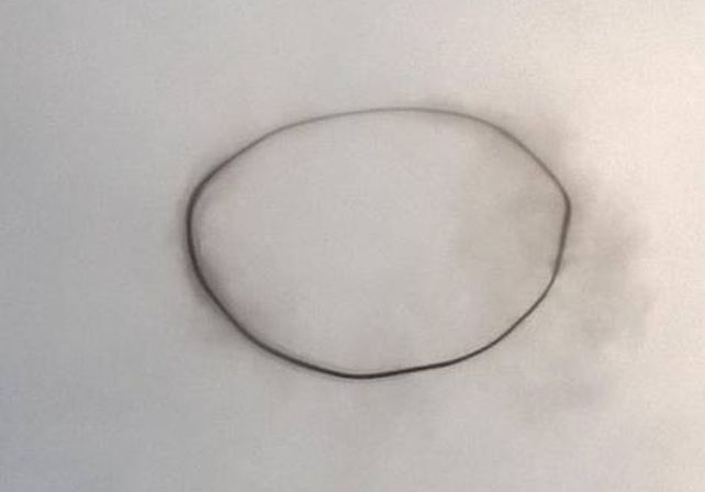 Apareció extraño anillo negro en el cielo de Buenos Aires