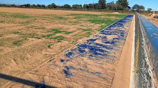 Capibá instaló su cancha de hockey sobre césped sintético.