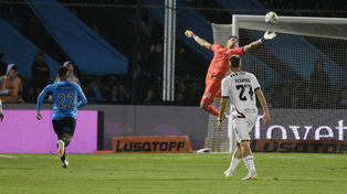 Newells pagó caro un error de Espínola en la salida y pierde 1 a 0.