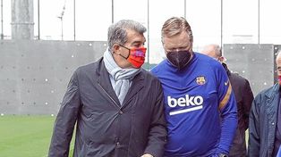 Joan Laporta, presidente de Barcelona, ratificó la continuidad de Ronald Koeman.