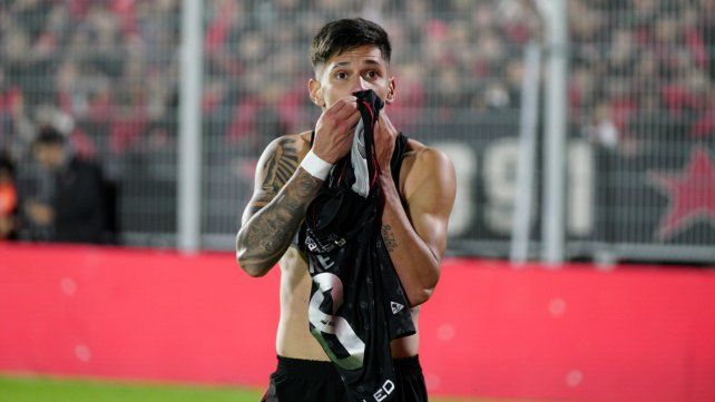 Un jugador surgido de Newells podría emigrar a Uruguay este verano.