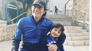 La esposa de Guillermo Vilas compartió una foto del legendario tenista argentino con su hijo que cumplió 7 años.&nbsp;