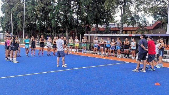 El seleccionado mayor de Santa Fe se prepara para el Campeonato Argentino. El seleccionado mayor de Santa Fe se prepara para el Campeonato Argentino.