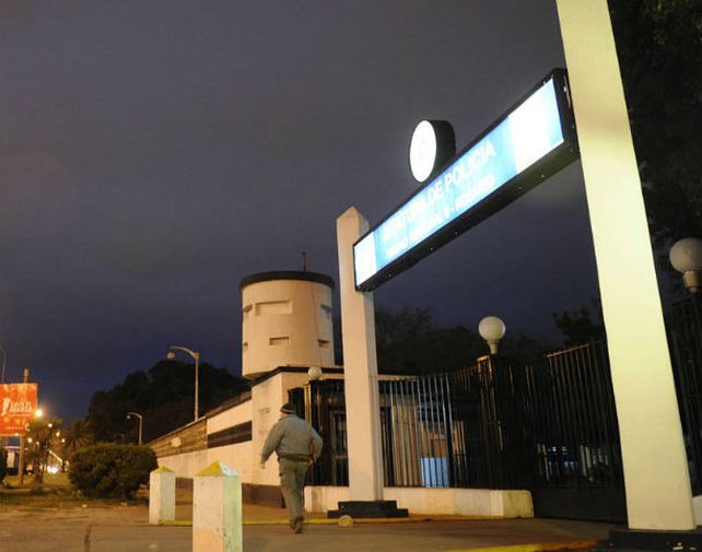 Sugestivo pedido de dinero horas antes de una evasión de la Jefatura de Rosario