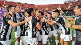 Chaco For Ever eliminó a Sarmiento y dio la sorpresa.