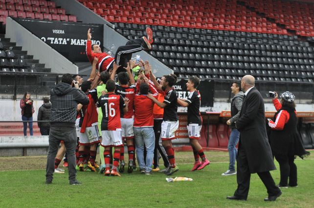 La reserva de Newells venció a River y se consagró campeona en el Coloso