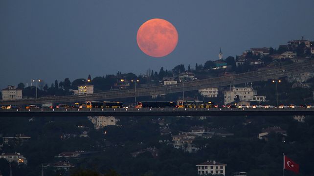 Las mejores postales de la Luna llena