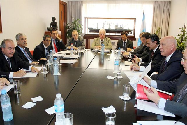 Bonfatti anunció la construcción de 5000 viviendas en seis ciudades de la provincia