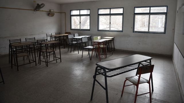 Padres y madres de chicos de 7º grado piden la vuelta a clases a la ministra Cantero