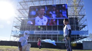 Casi nadie. Muy poco público se acercó al predio de Ayacucho al 4800 a ver los partidos de la Copa del Mundo 2018. Eran días de mucho frío.