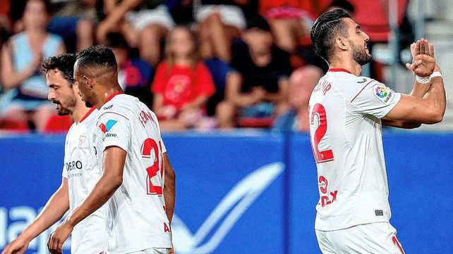 Sevilla enfrenta a Valladolid en el inicio de una nueva jornada de la Liga de España.