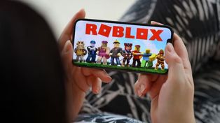 Roblox: de peligros, prohibiciones y el acompañamiento de los padres en un multiverso de juegos