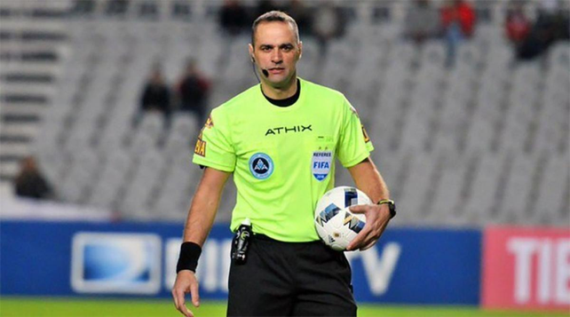 Diego Abal, el árbitro del duelo entre Colón e Independiente