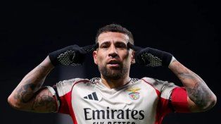 Nicolás Otamendi le abrió la puerta a River.