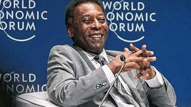 Pelé le pidió a la Selección de Brasil que lleve la copa del mundo a su país.