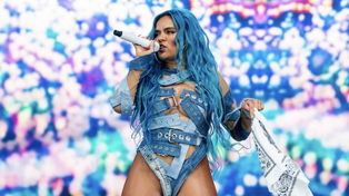 El próximo abril de 2024, Karol G llegará a la Argentina para dar un concierto en Vélez Sarsfield.